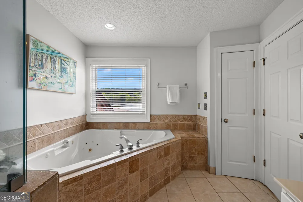 8 Northlake CIR Peachtree City, GA 30269