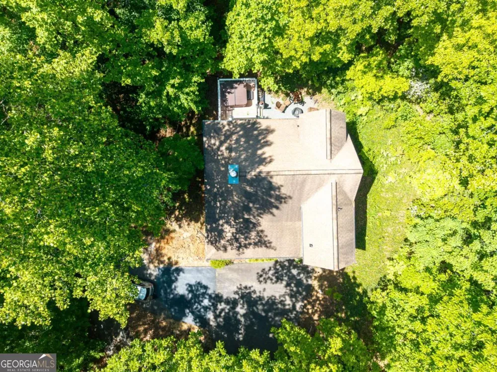 2102 Pooh COR Hiawassee, GA 30546