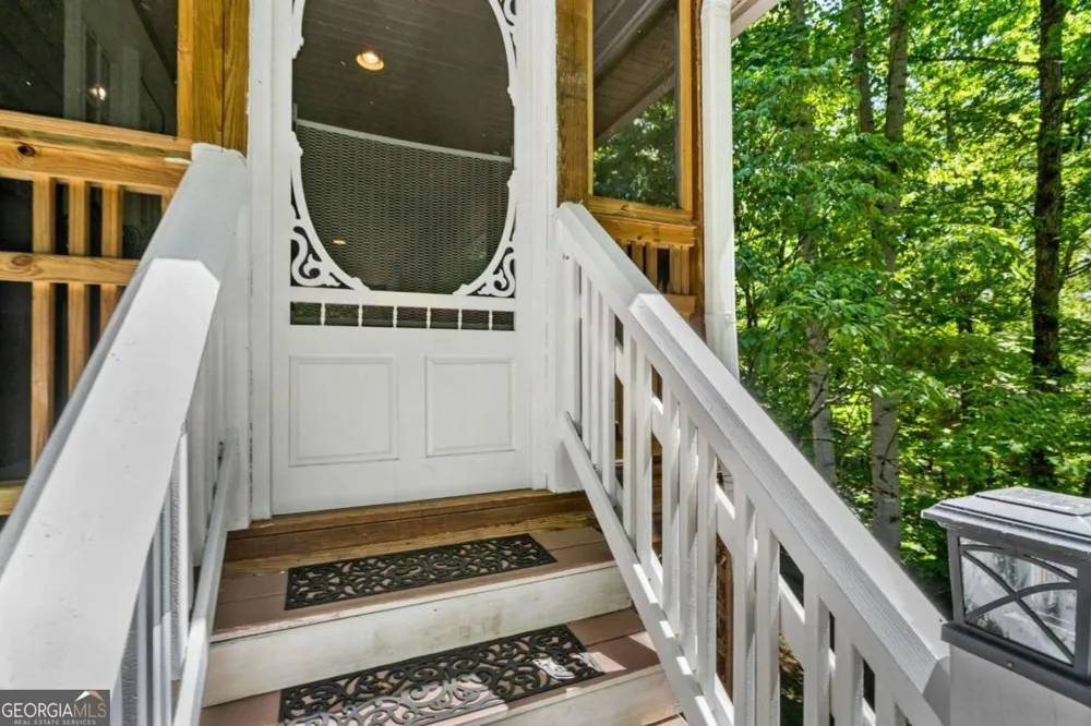 2102 Pooh COR Hiawassee, GA 30546