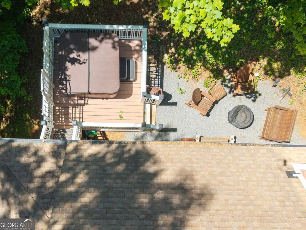 2102 Pooh COR Hiawassee, GA 30546
