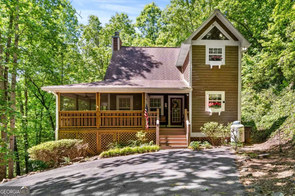 2102 Pooh COR Hiawassee, GA 30546