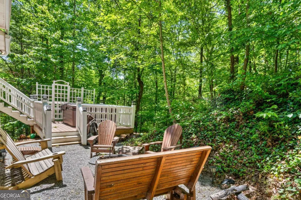 2102 Pooh COR Hiawassee, GA 30546