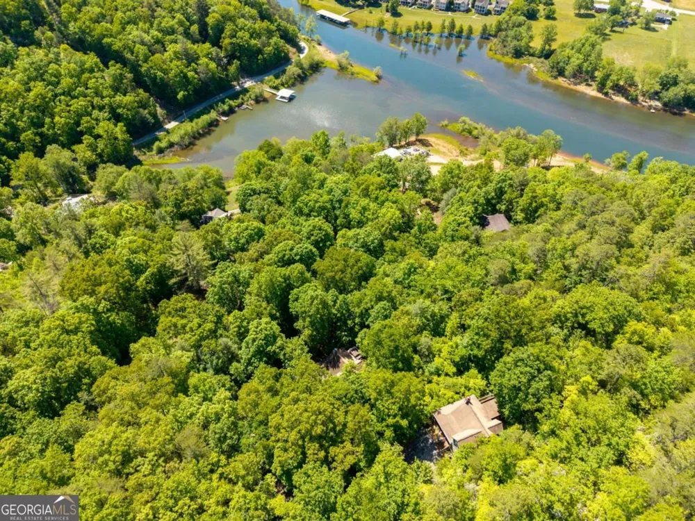 2102 Pooh COR Hiawassee, GA 30546