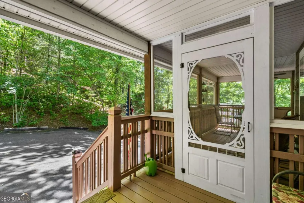 2102 Pooh COR Hiawassee, GA 30546