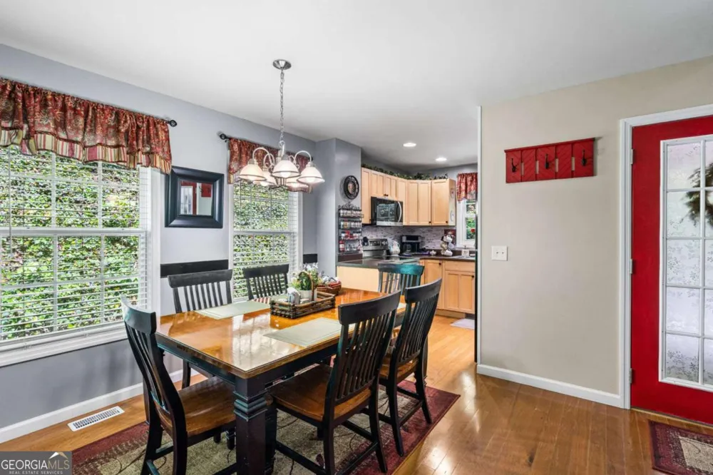 2102 Pooh COR Hiawassee, GA 30546