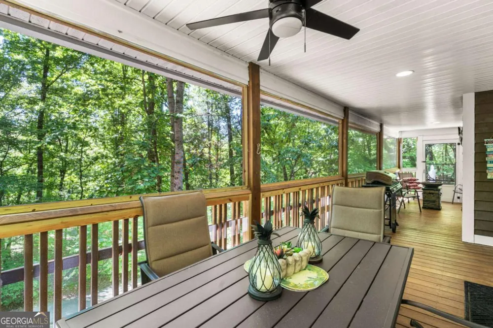 2102 Pooh COR Hiawassee, GA 30546