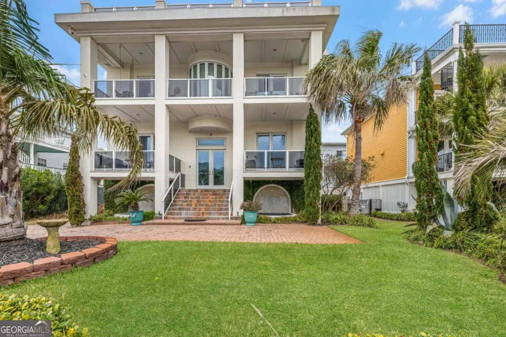 8 18Th ST Tybee Island, GA 31328