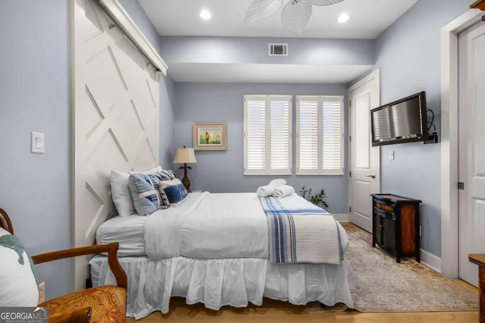 8 18Th ST Tybee Island, GA 31328