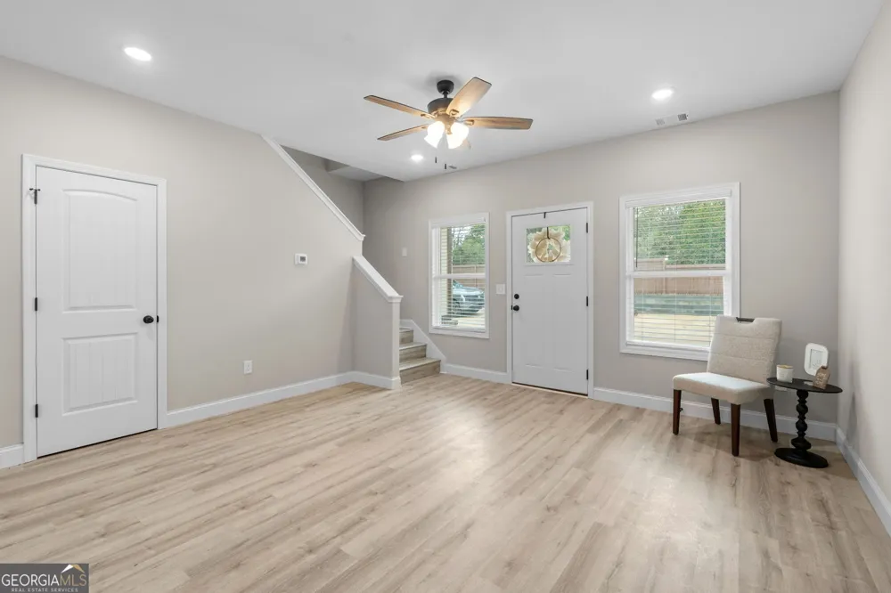 302 Beau Claire CIR Byron, GA 31008