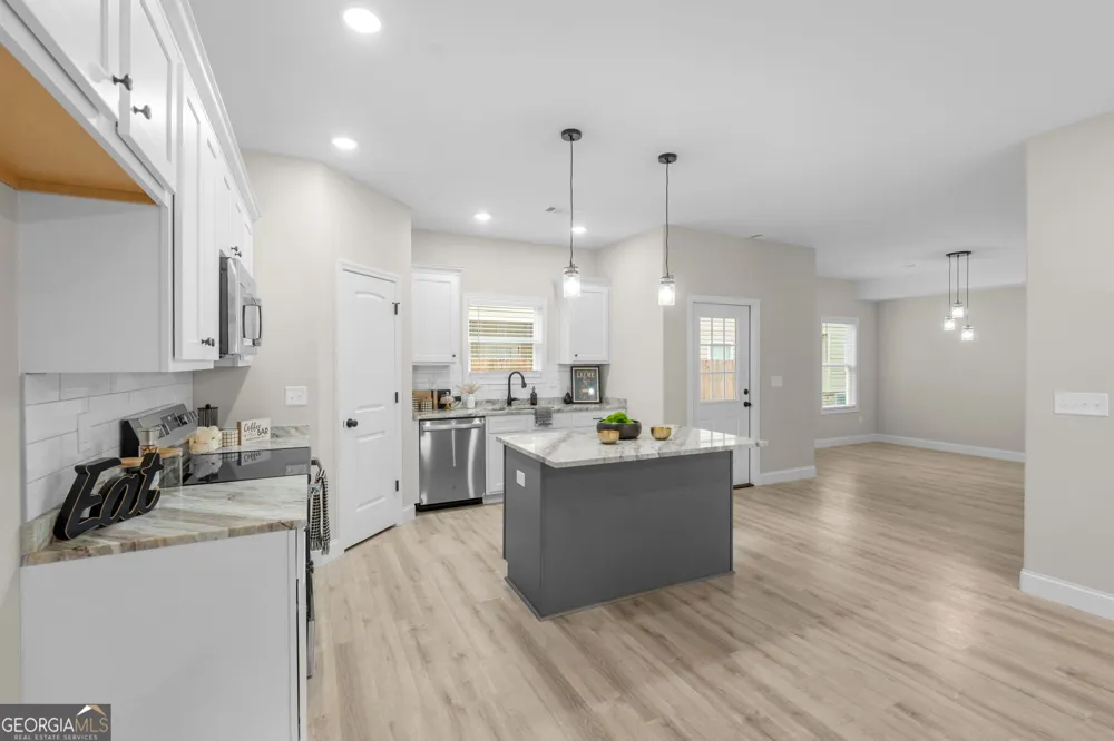 302 Beau Claire CIR Byron, GA 31008