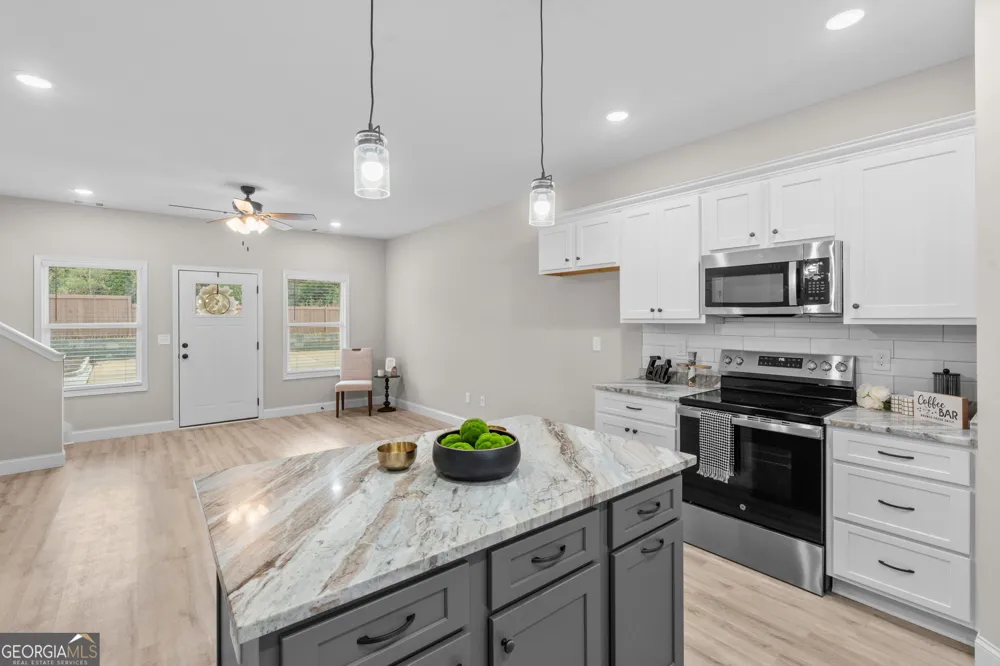 302 Beau Claire CIR Byron, GA 31008
