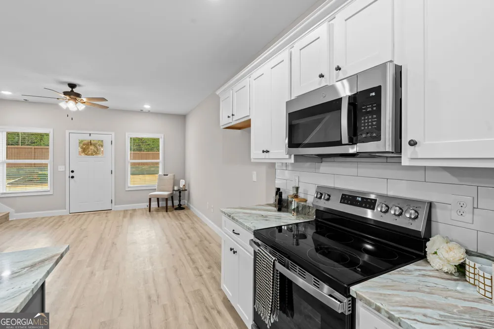 302 Beau Claire CIR Byron, GA 31008