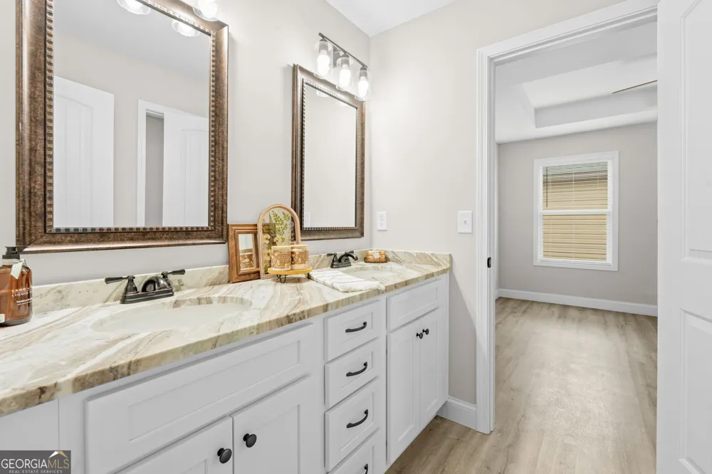 302 Beau Claire CIR Byron, GA 31008