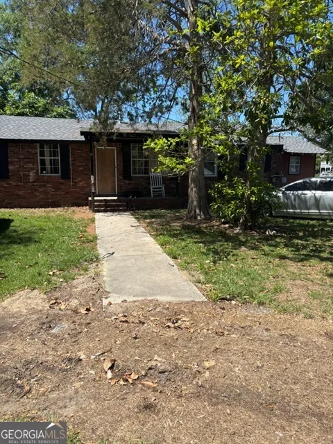 210 CEDAR ST Claxton, GA 30417