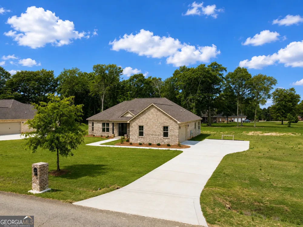 3379 Houser Mill RD Byron, GA 31008