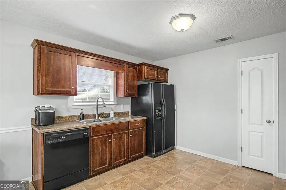73 Mill Pond LN SE Ludowici, GA 31316