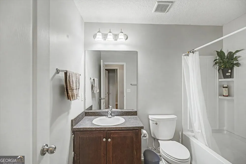 73 Mill Pond LN SE Ludowici, GA 31316