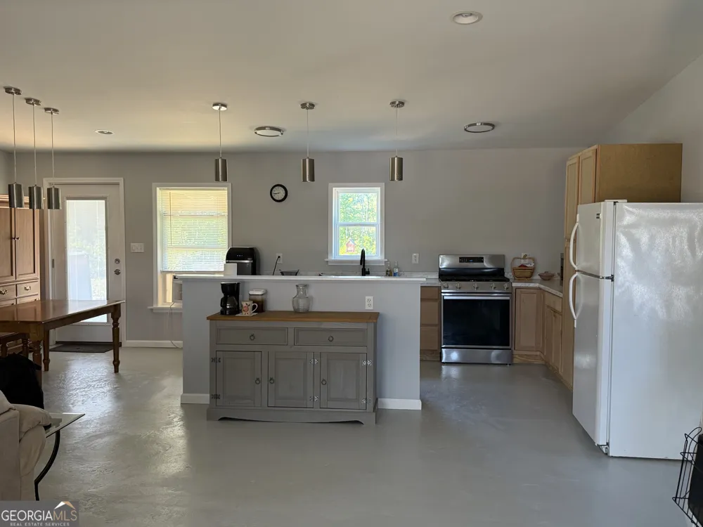 1185 County Road 402 Fruithurst, AL 36262