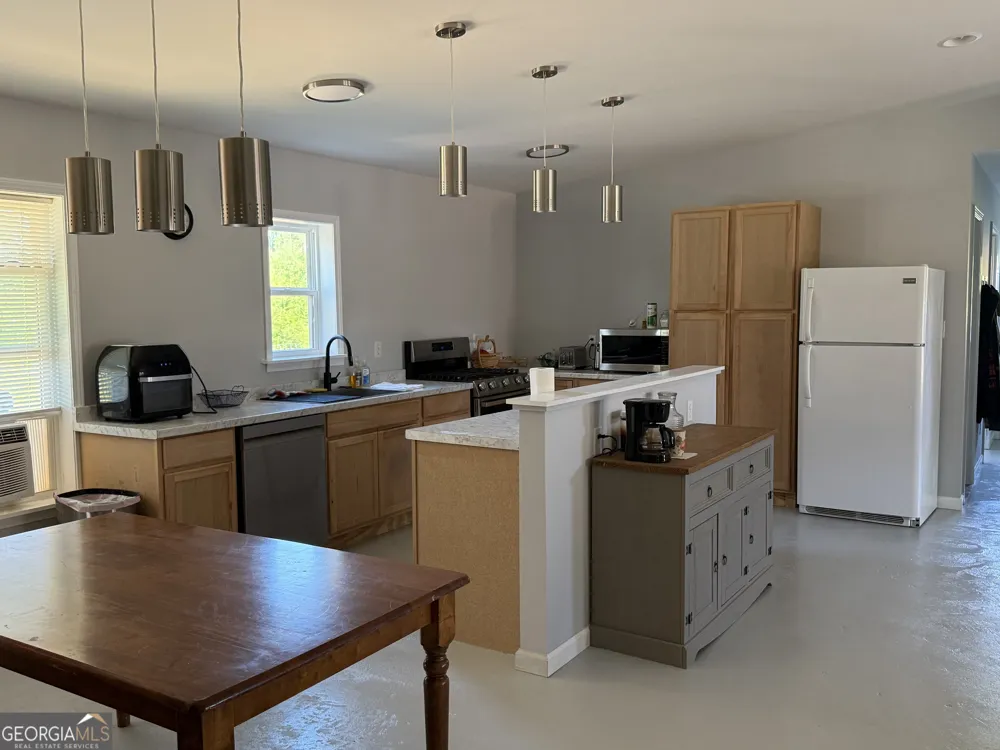 1185 County Road 402 Fruithurst, AL 36262