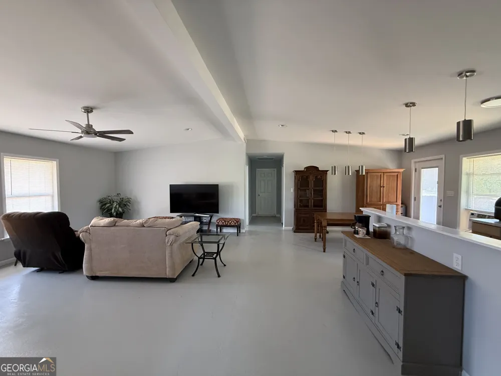 1185 County Road 402 Fruithurst, AL 36262