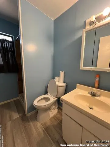 302 sheep hill Dilley, TX 78017