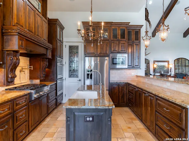 460 Shepherds Crook Helotes, TX 78023