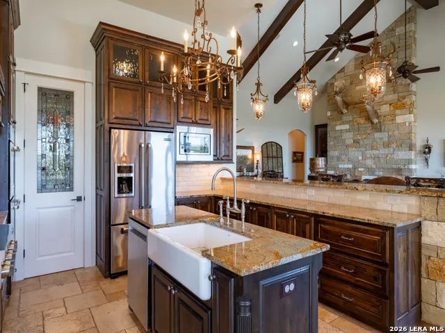 460 Shepherds Crook Helotes, TX 78023