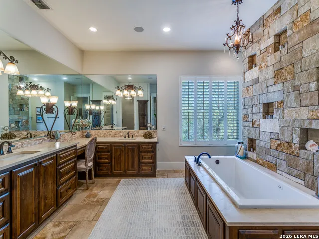 460 Shepherds Crook Helotes, TX 78023