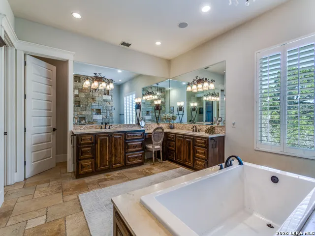 460 Shepherds Crook Helotes, TX 78023