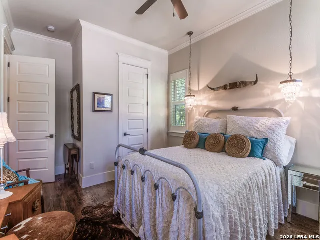 460 Shepherds Crook Helotes, TX 78023