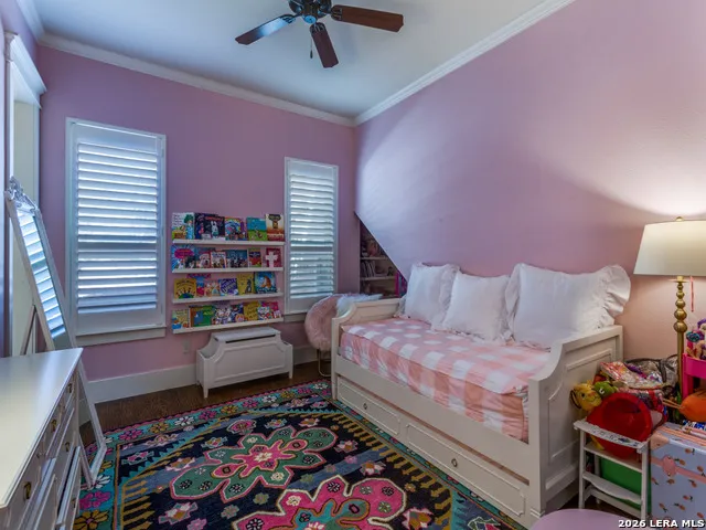 460 Shepherds Crook Helotes, TX 78023