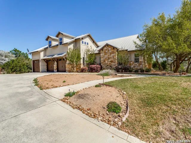 460 Shepherds Crook Helotes, TX 78023