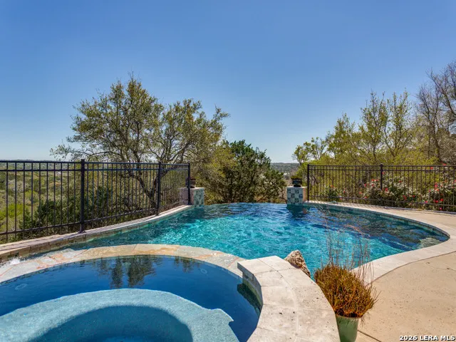 460 Shepherds Crook Helotes, TX 78023