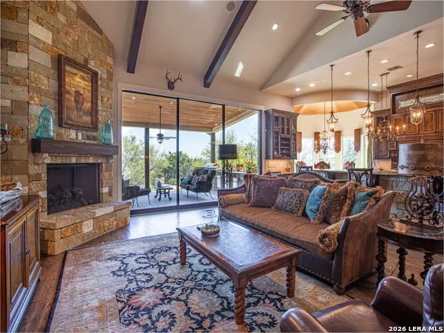 460 Shepherds Crook Helotes, TX 78023