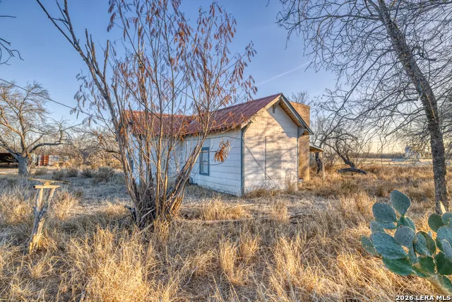 214 Cox Lane Carrizo Springs, TX 78834