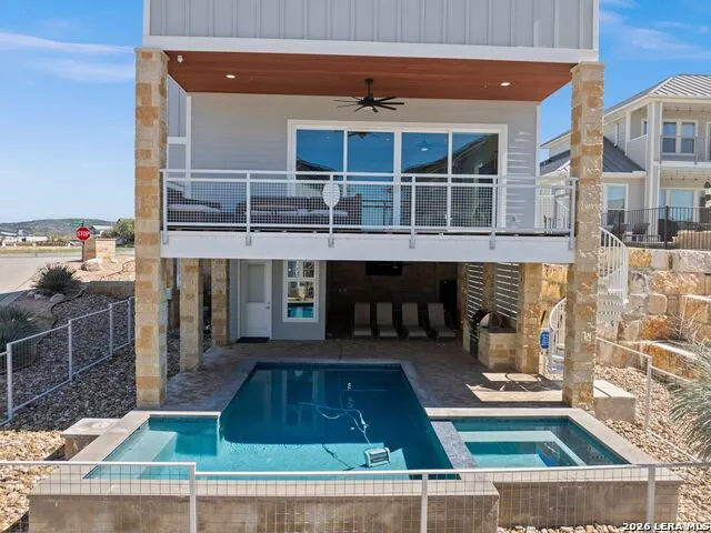200 Archview Ln Kingsland, TX 78639
