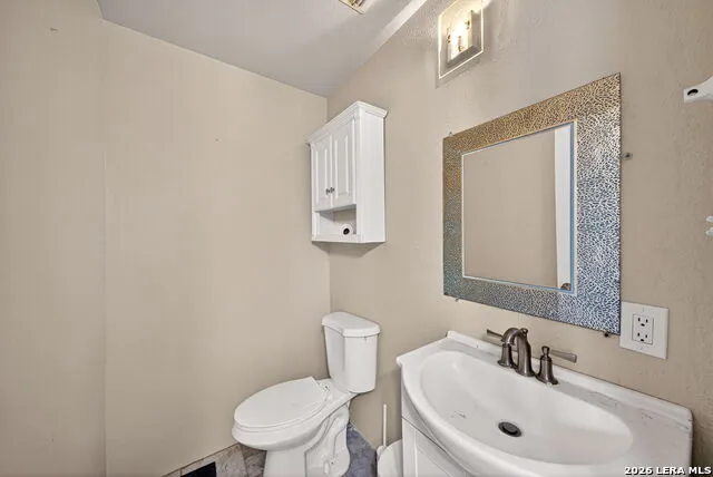 1354 FENFIELD AVE San Antonio, TX 78211