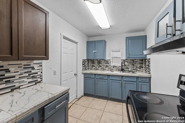 373 Avenue I Poteet, TX 78065