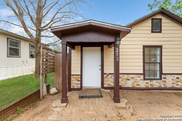 373 Avenue I Poteet, TX 78065