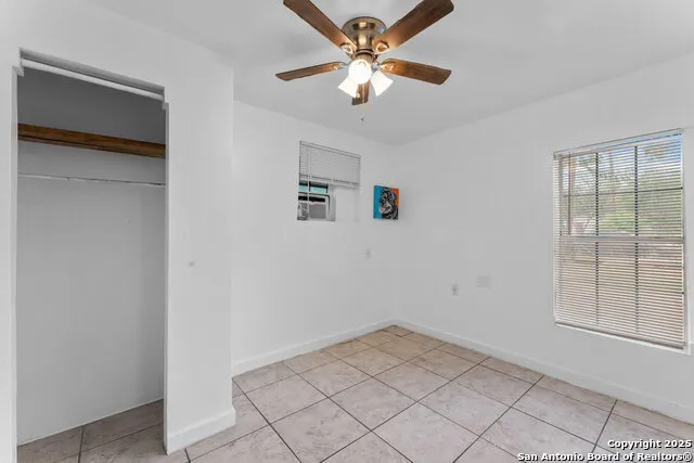 373 Avenue I Poteet, TX 78065