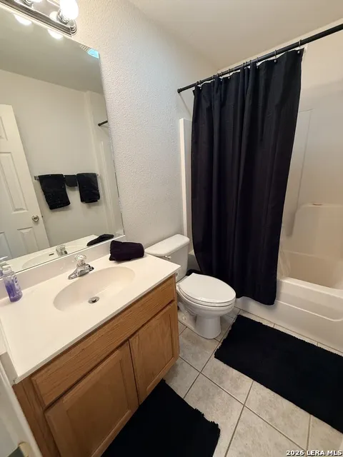 1520 LAKESIDE DR Lakehills, TX 78063
