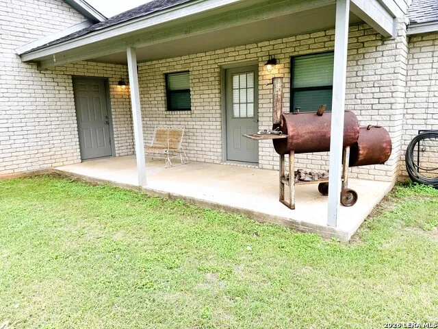 1520 LAKESIDE DR Lakehills, TX 78063