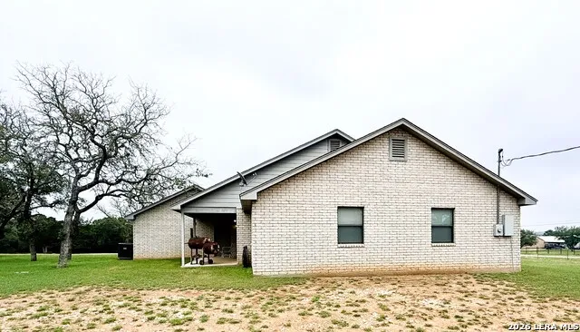 1520 LAKESIDE DR Lakehills, TX 78063
