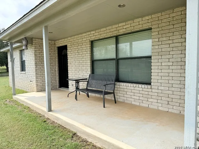 1520 LAKESIDE DR Lakehills, TX 78063