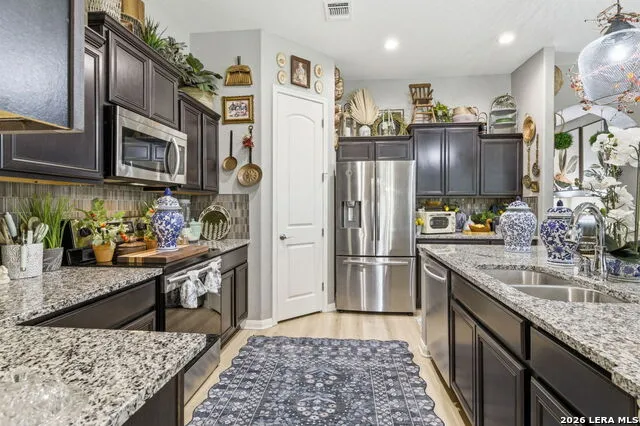 238 Iron Gate Pleasanton, TX 78064