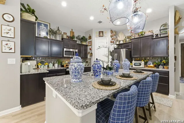 238 Iron Gate Pleasanton, TX 78064