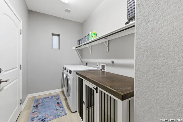 238 Iron Gate Pleasanton, TX 78064
