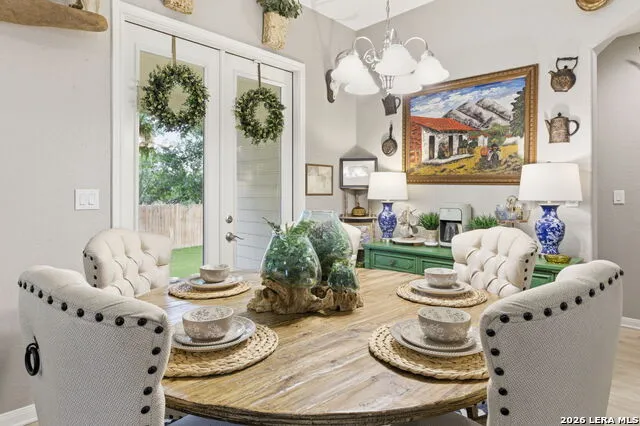 238 Iron Gate Pleasanton, TX 78064