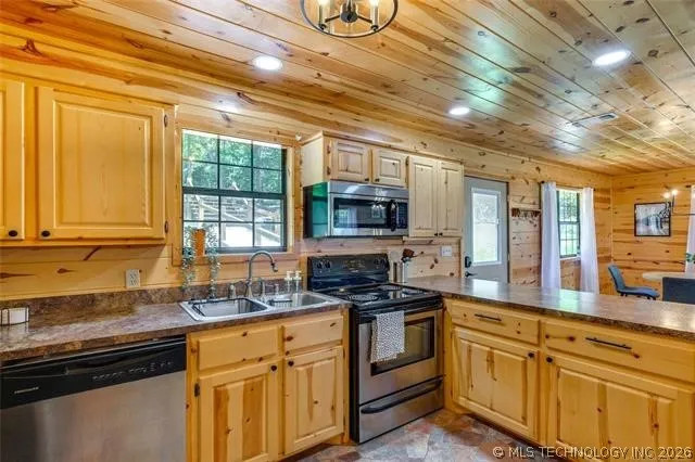 3859 W Lake Fort Towson, OK 74735