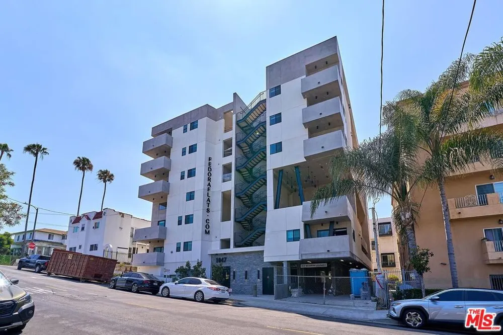 1047 Fedora Street #602 Los Angeles, CA 90006
